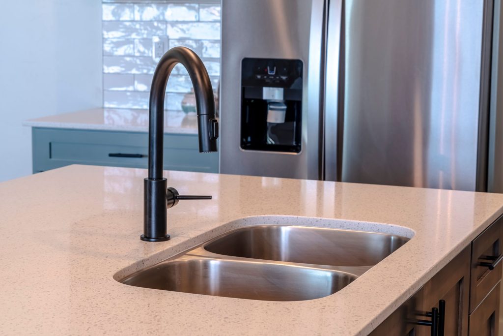 how to clean kitchen sink