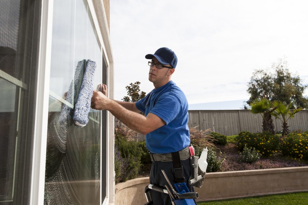 how to clean outside of window 