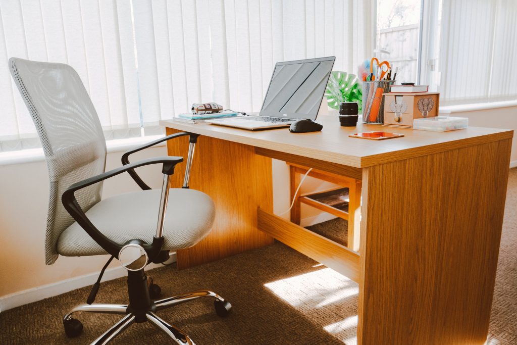 how to clean office desks 